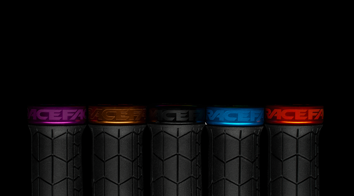 Grips RACE FACE GETTA Lock-On 135mm Noir/Violet