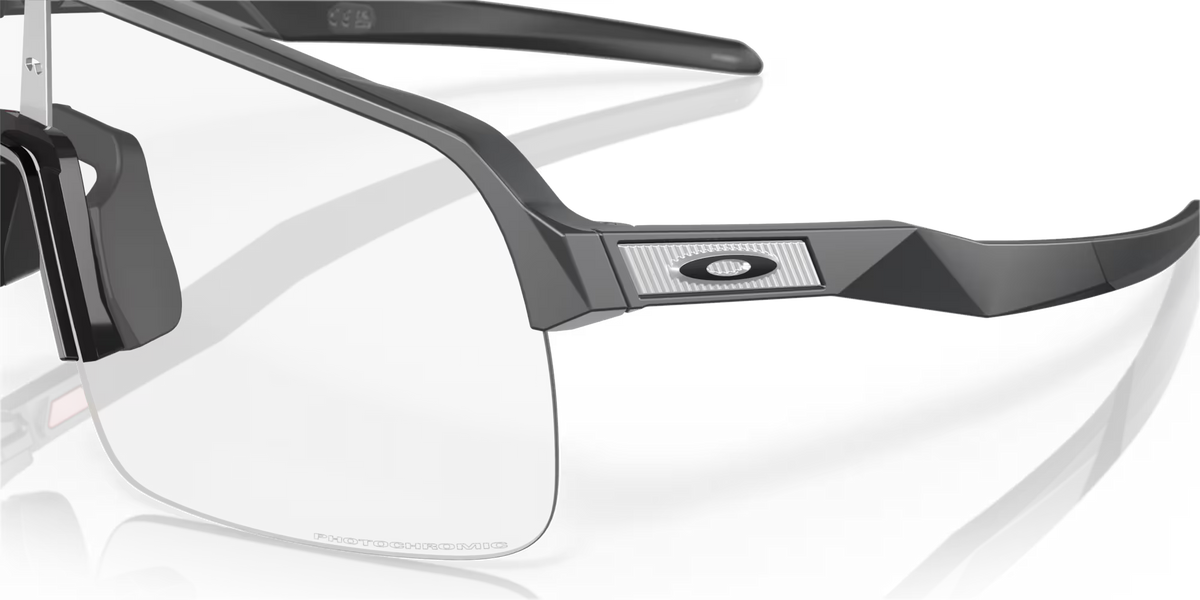Lunettes OAKLEY SUTRO LITE Matt Carbon Verre Clear Photochromique - O9463-4539