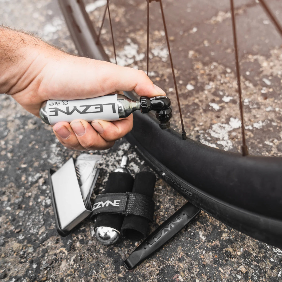 Kit de Réparation LEZYNE TWIN DRIVE Repair Combo+ Cartouche CO2 Filetée