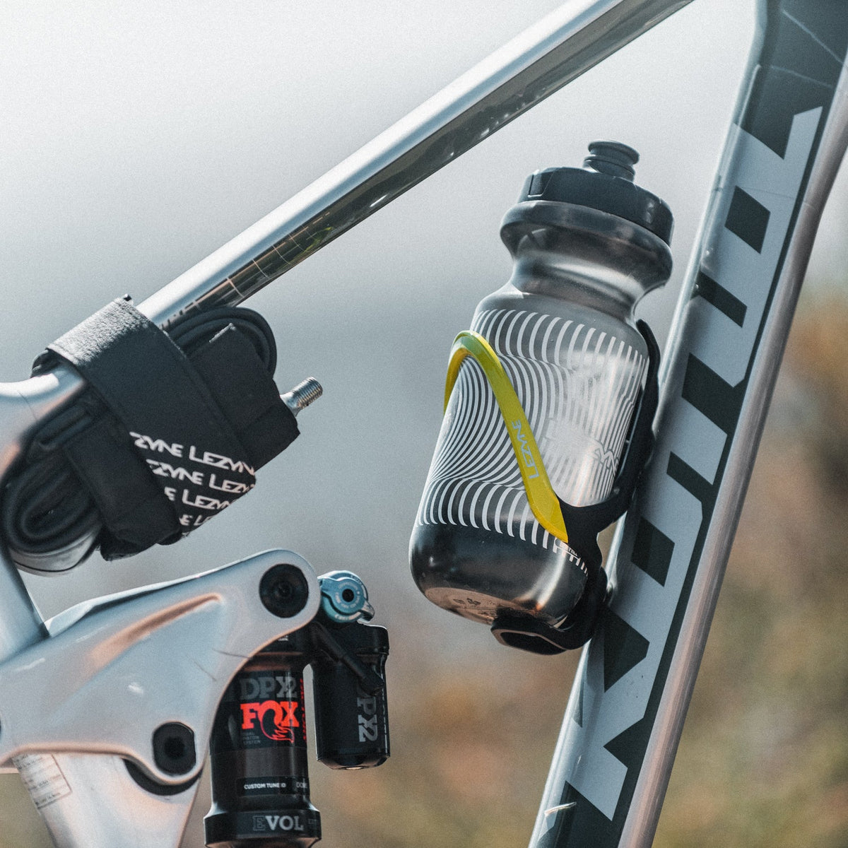 Porte-Bidon LEZYNE MATRIX TEAM Blanc