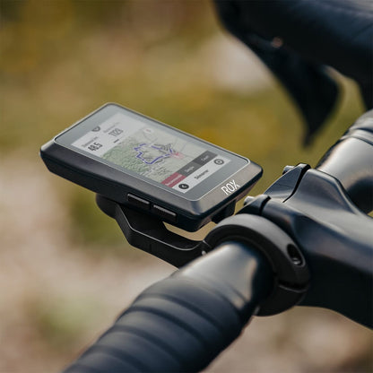 Compteur GPS SIGMA ROX 12.1 EVO Basic Noir — GPS installé sur un cintre