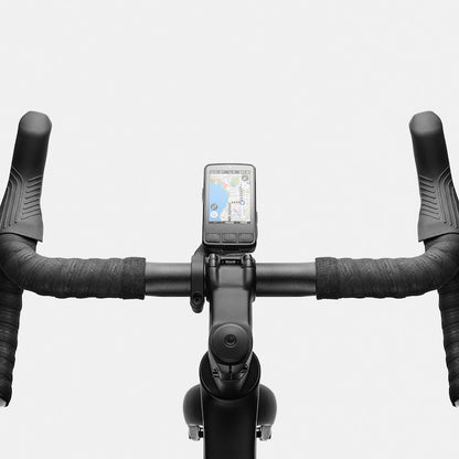 Compteur GPS WAHOO ELEMNT ROAM V3 — installation sur un vélo, vue du poste de pilotage