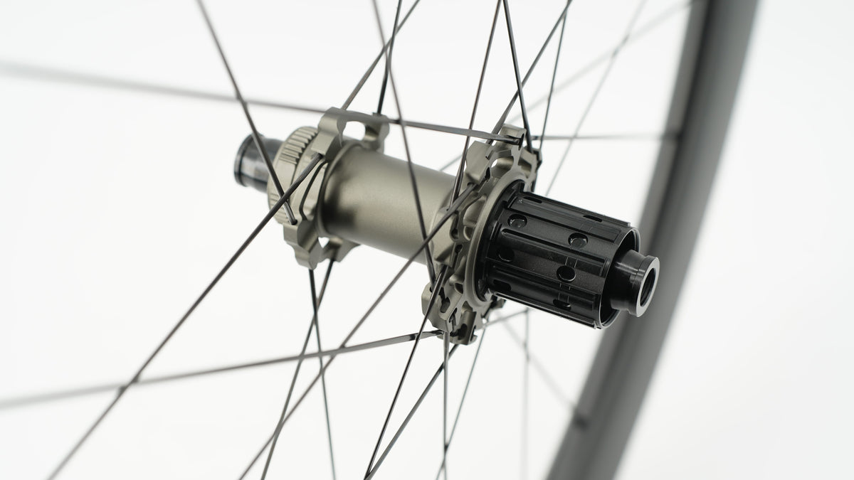 Paire de Roues SCOM AERO 50/62 Tubeless Ready (Center Lock)