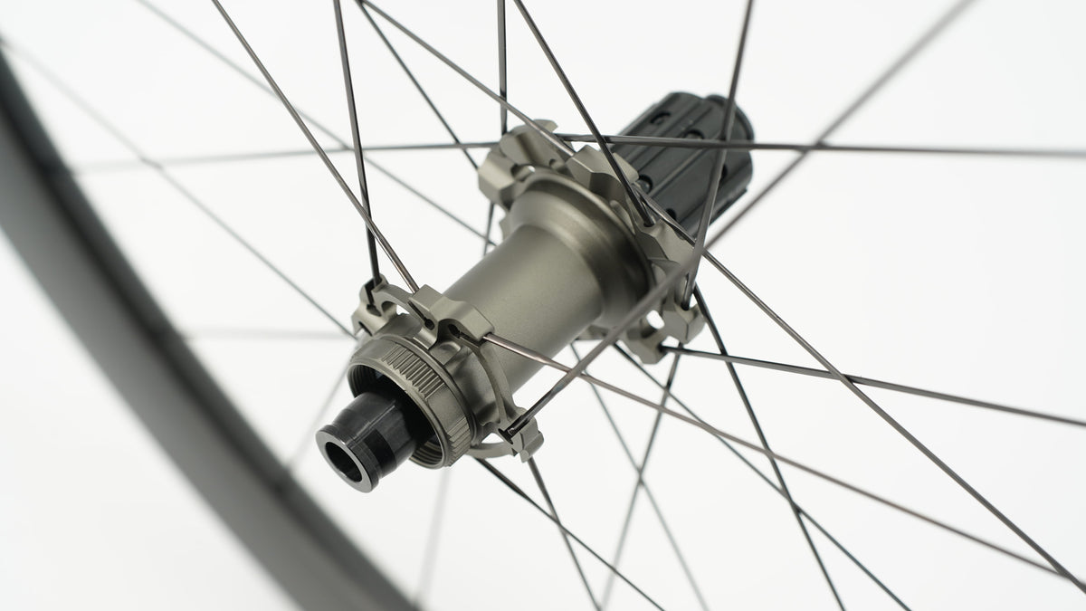 Paire de Roues SCOM AERO 40 Tubeless Ready (Center Lock)