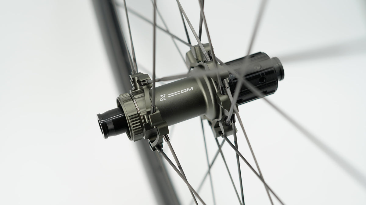Paires de Roues SCOM ULTRA 50 Tubeless Ready (Center Lock)