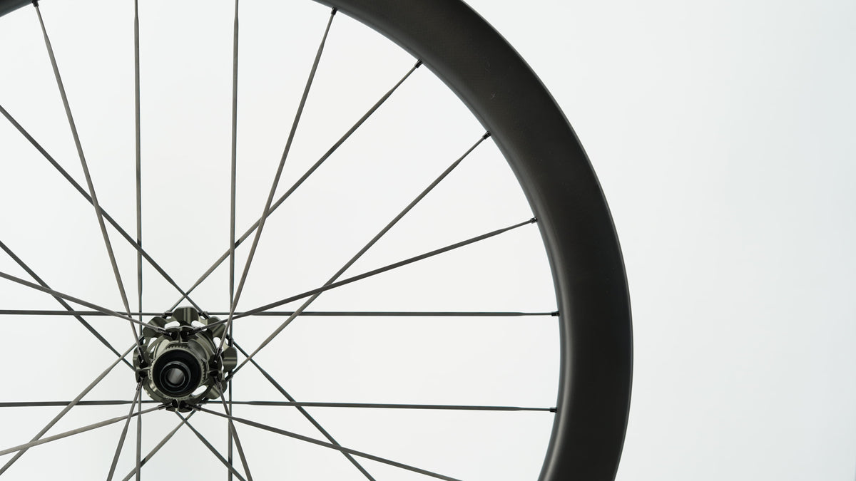 Paires de Roues SCOM ULTRA 40 Tubeless Ready (Center Lock)