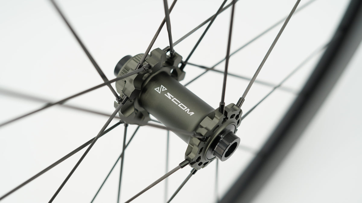 Paires de Roues SCOM ULTRA 50 Tubeless Ready (Center Lock)