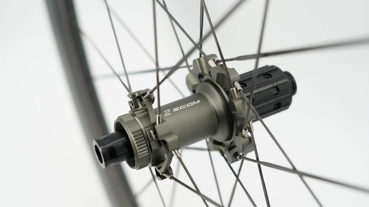 Paire de Roues SCOM ULTRA+ 50 Tubeless Ready (Center Lock)