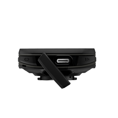 Compteur GPS GARMIN EDGE 550 — port de charge USB-C avec trappe ouverte