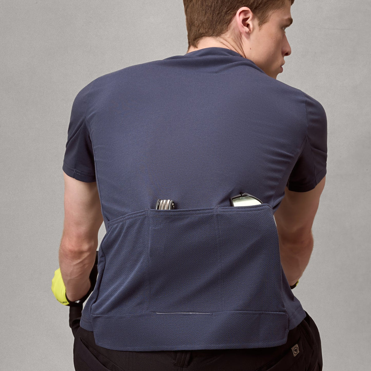 Maillot ENDURA LOOP ZIPPED Manches Courtes Carbon Gris