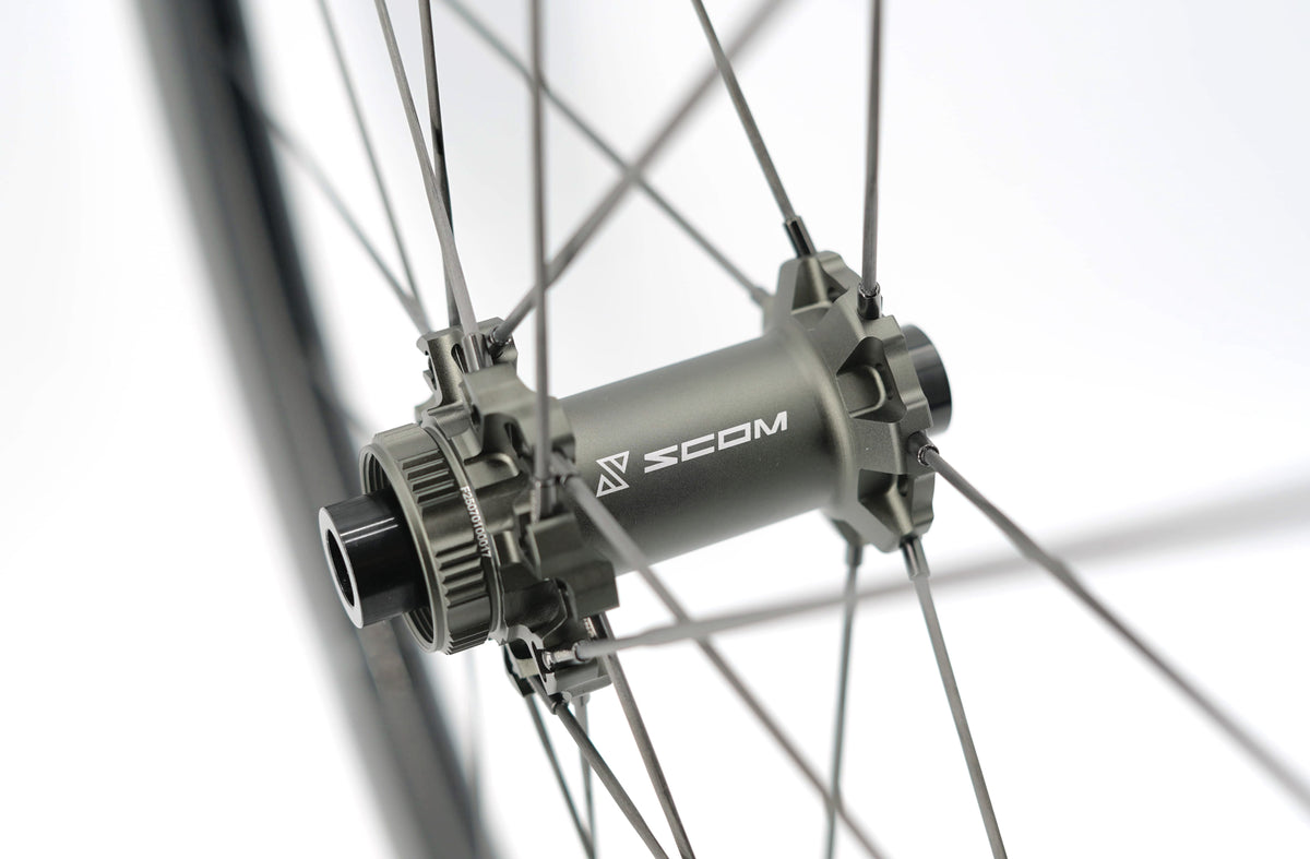 Paires de Roues SCOM ULTRA 62 Tubeless Ready (Center Lock)