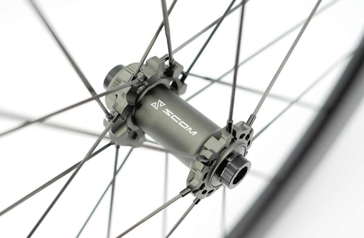 Paires de Roues SCOM ULTRA 62 Tubeless Ready (Center Lock)