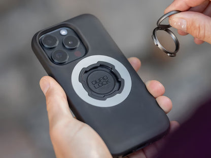 Anneau présentoir téléphone QUADLOCK — fixation de l’anneau au téléphone