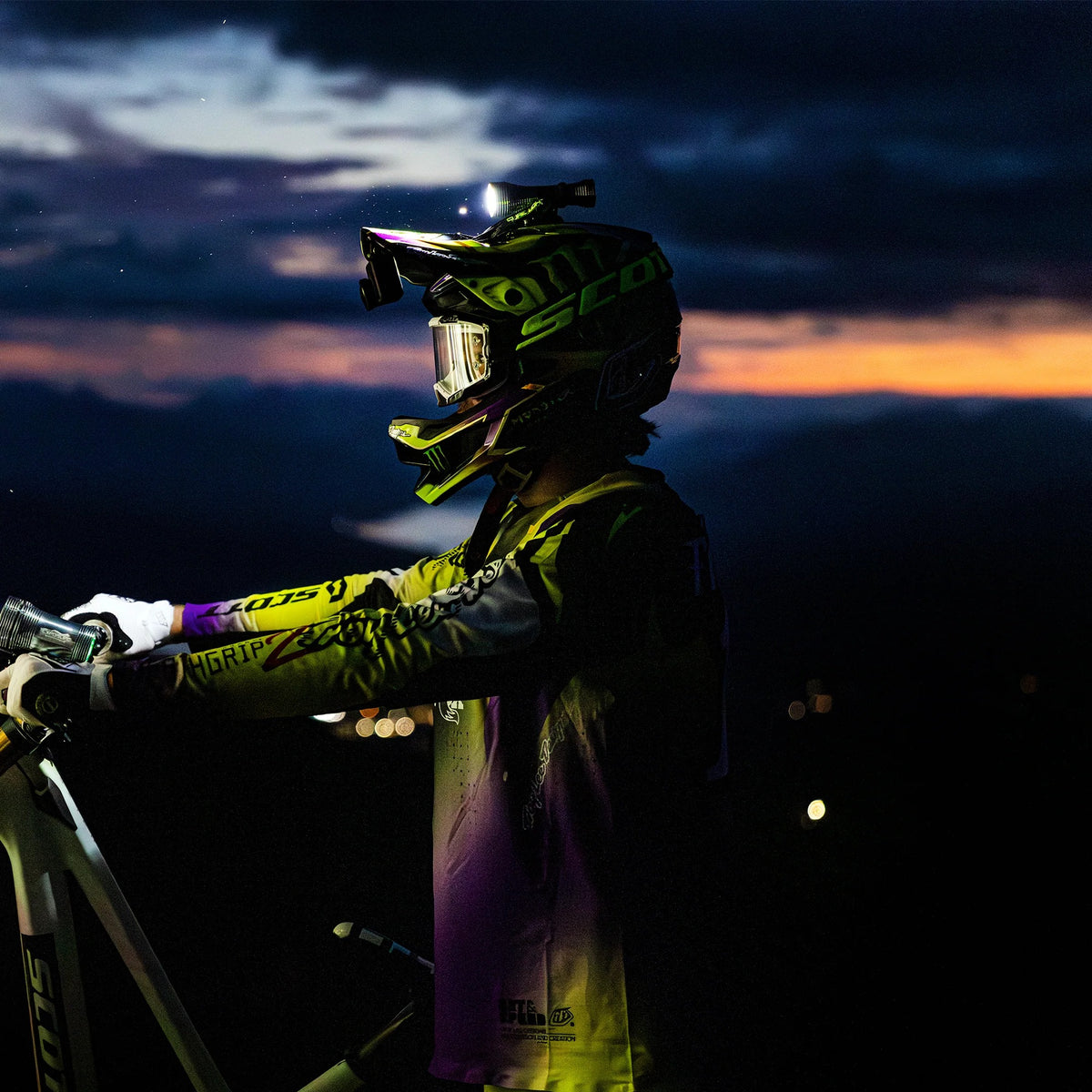 Éclairage Avant EXPOSURE LIGHTS ZENITH 4 avec Support de Casque/Cintre