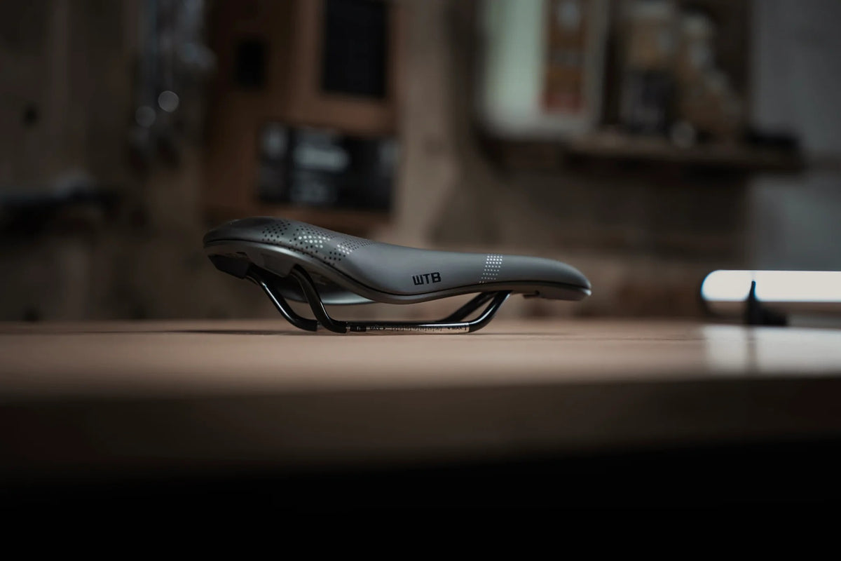 Selle WTB SOLANO SL Medium 142mm Rails Titane